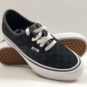 vans authentic pro suede black